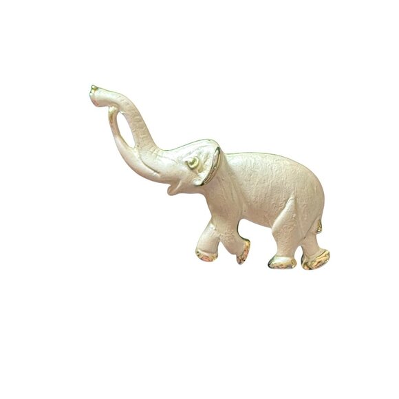 Vintage Gold-Tone Elephant Pin Brooch With Raised Trunk Design - Picture 2 of 3